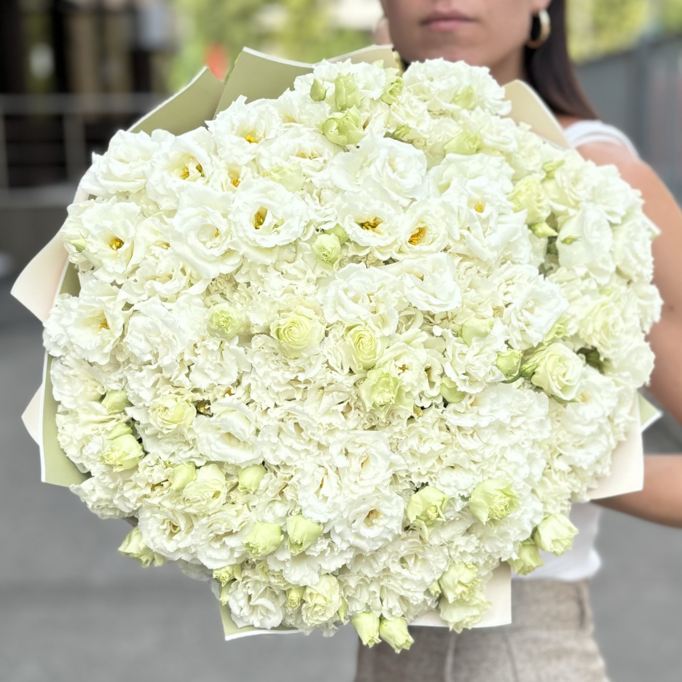 Букет из 51 белой эустомы