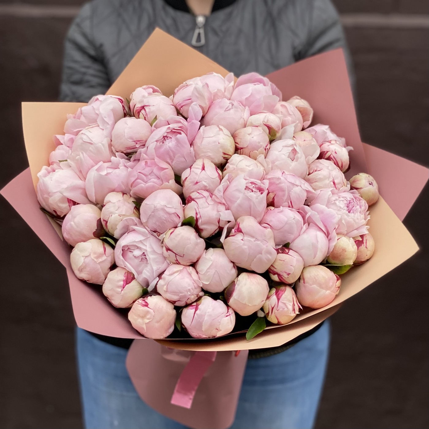 Акция! Букет из 51 розового пиона Сара Бернар