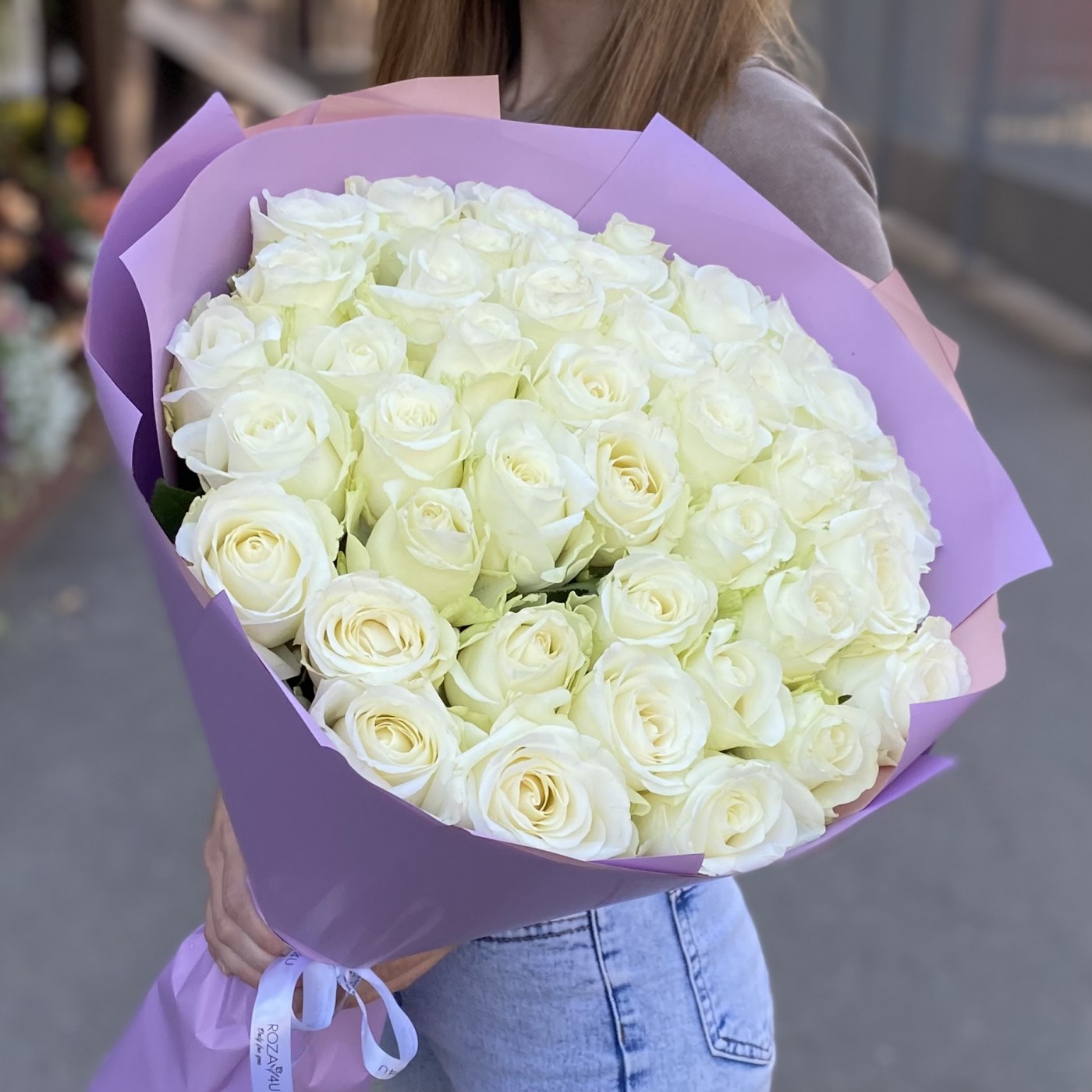 45 белых роз 60 см