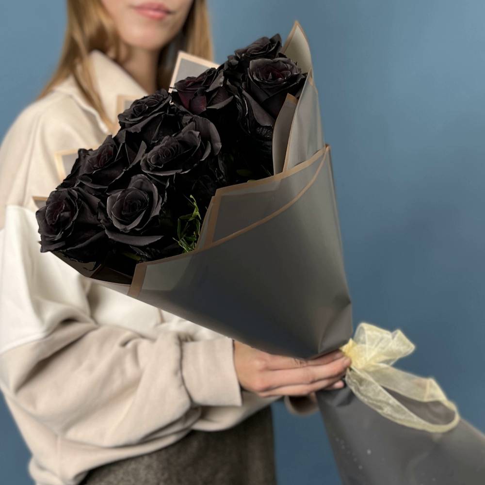 Букет из 11 чёрных роз