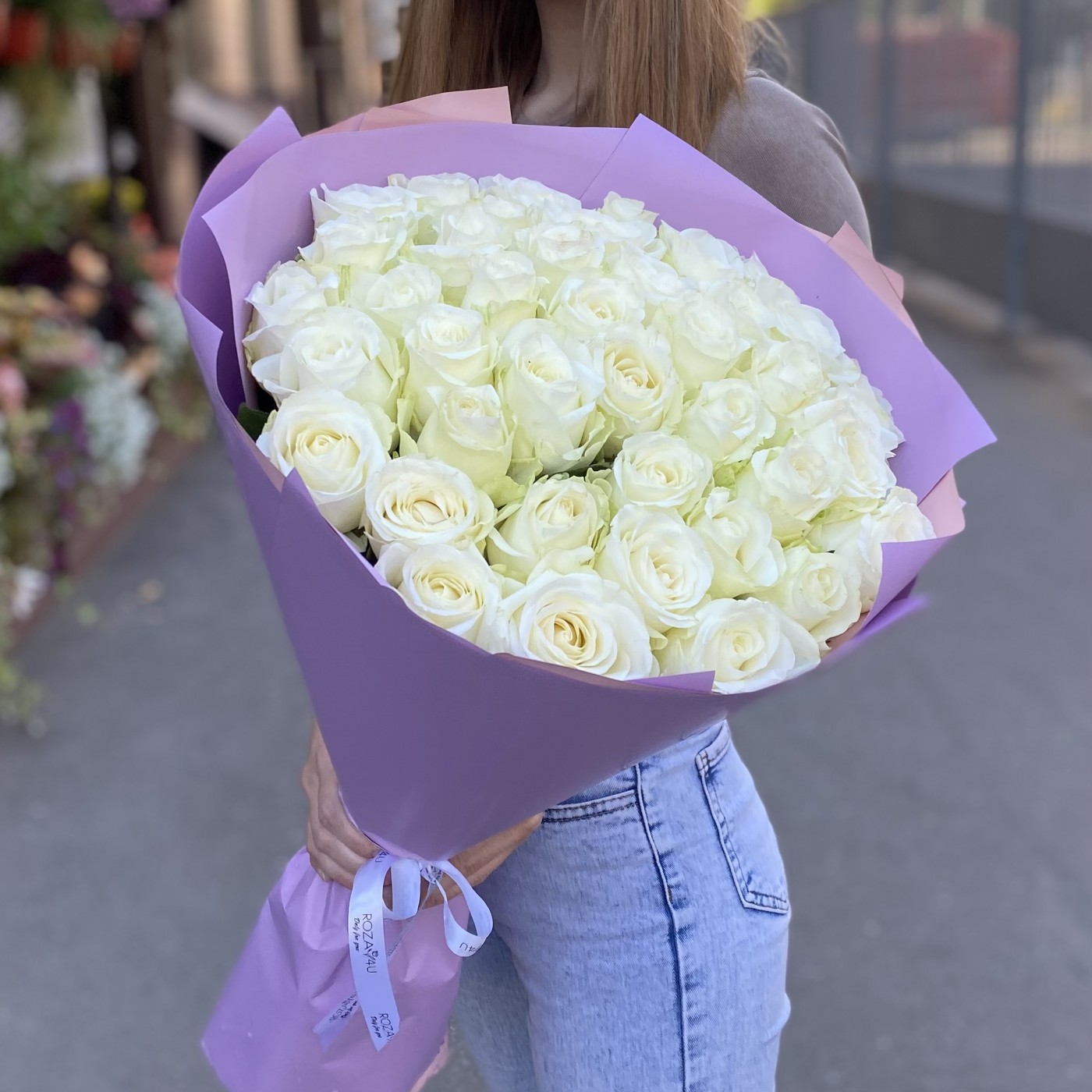 45 белых роз 60 см