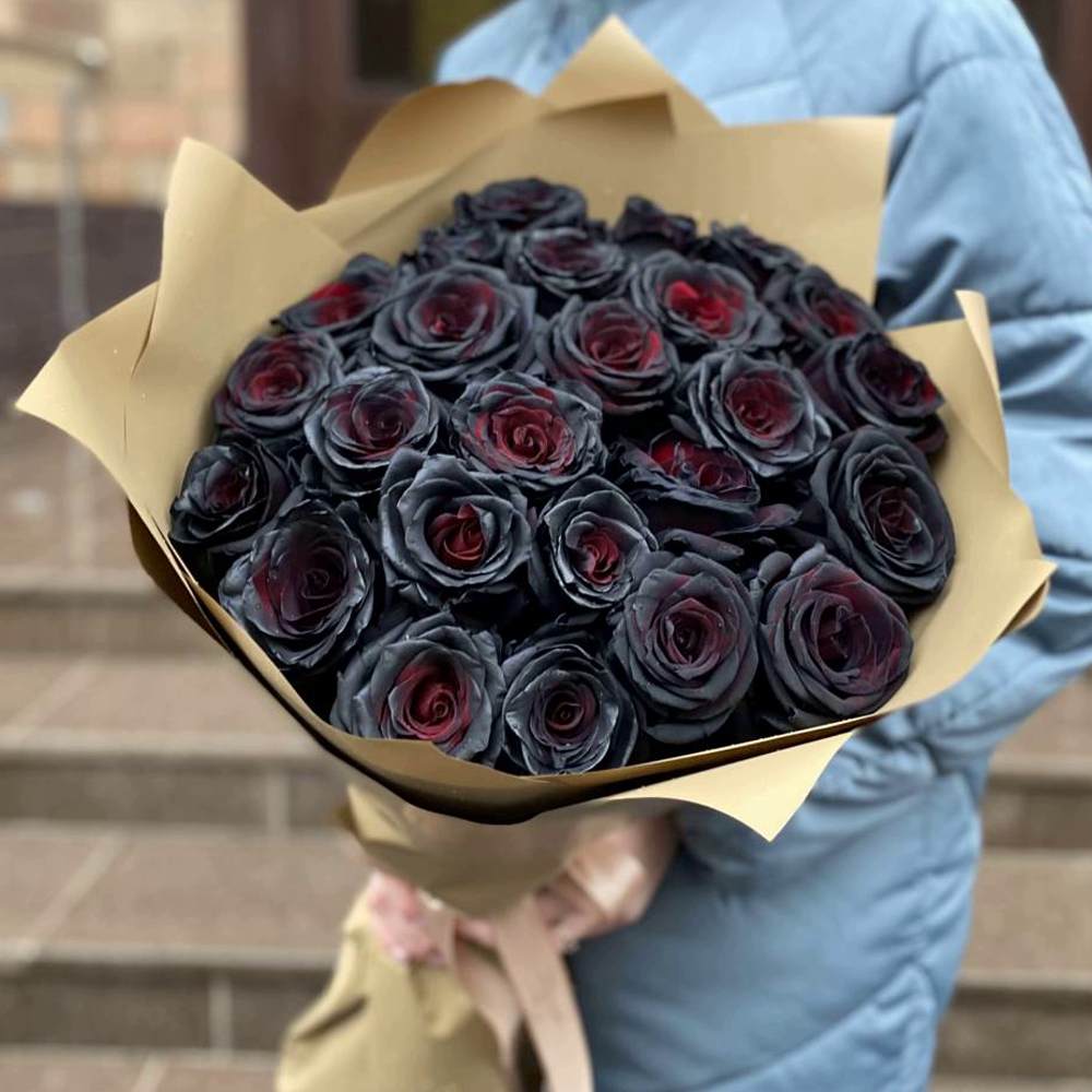 Букет из 25 чёрных роз