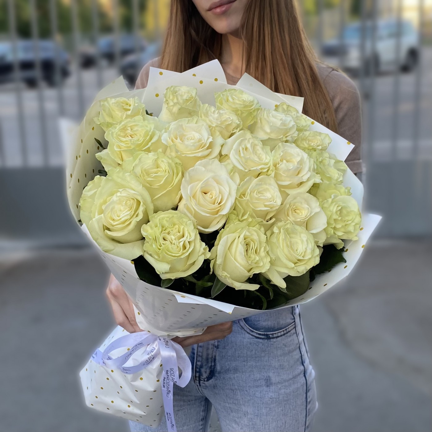 21 белая роза 70 см