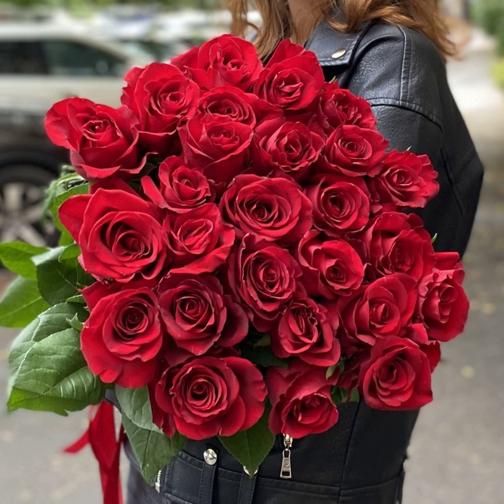 25 красных роз 80 см