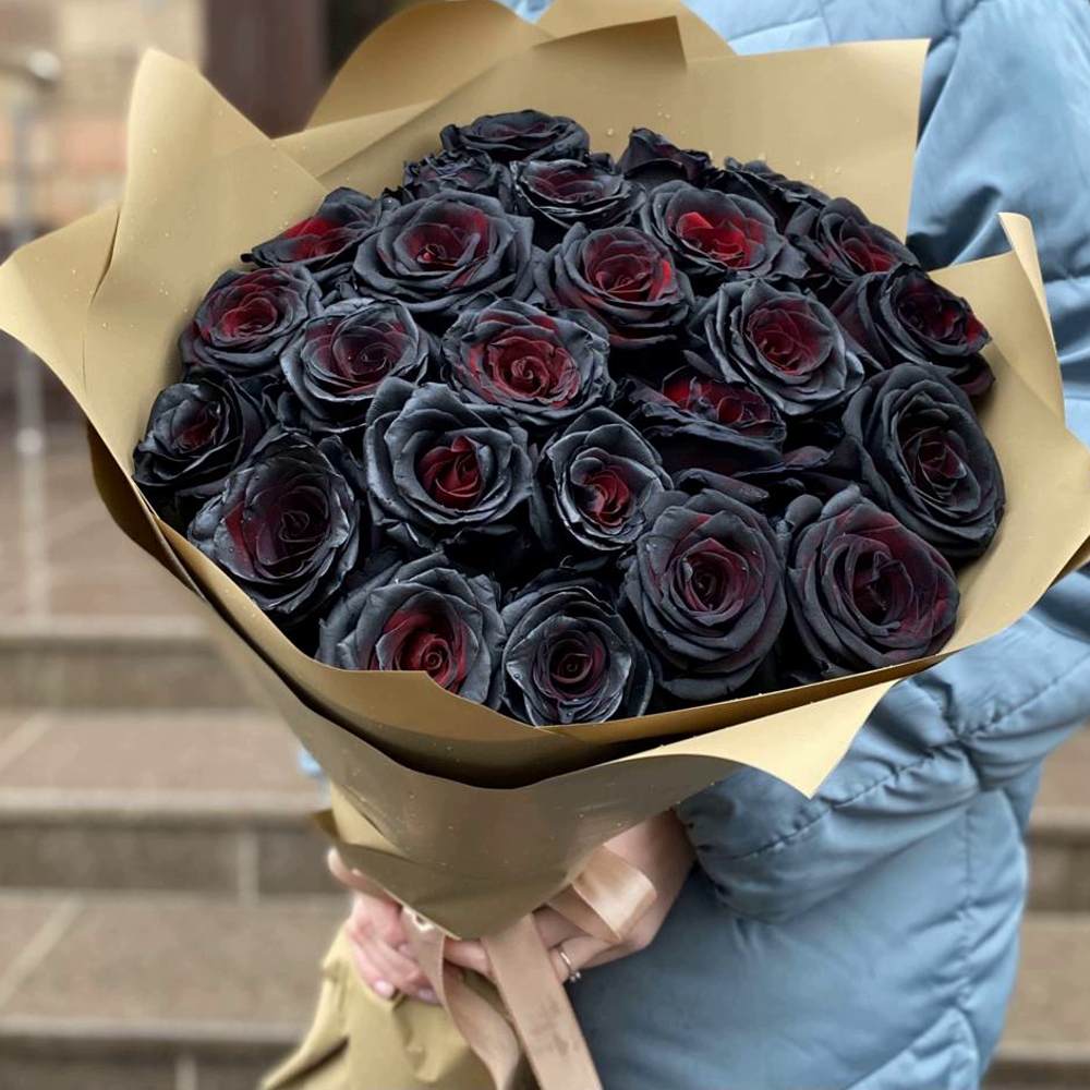 Букет из 25 чёрных роз