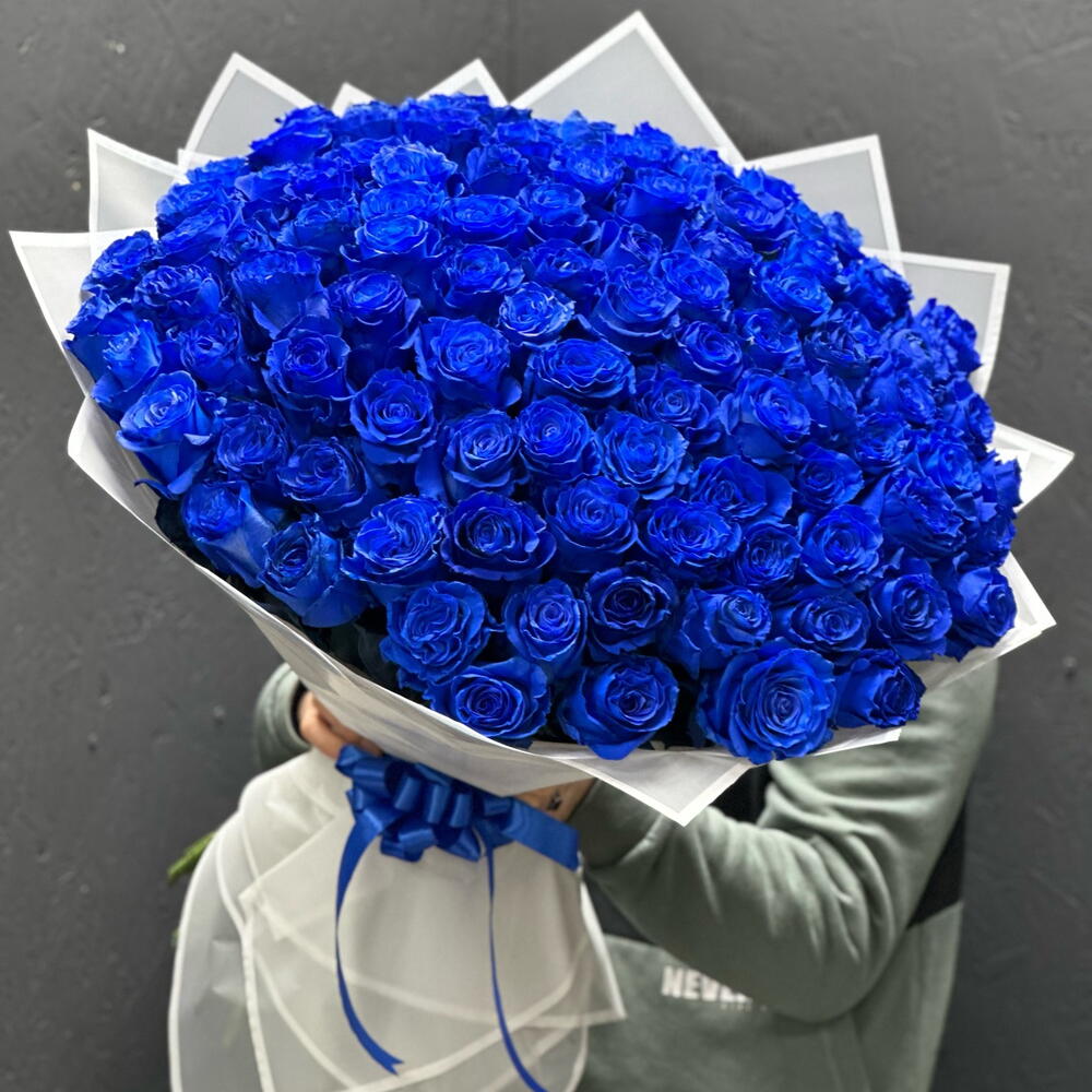 101 синяя роза в оформлении