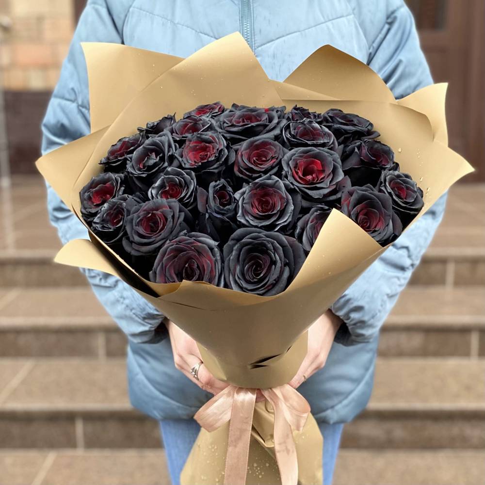 Букет из 25 чёрных роз