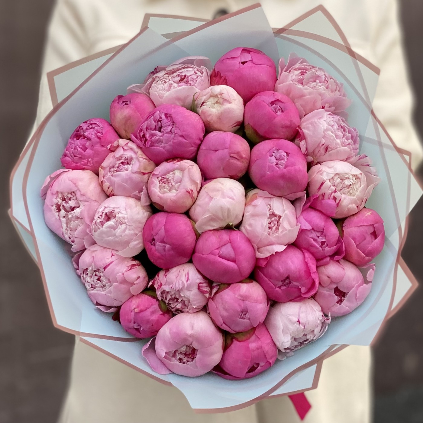 Букет из 31 пиона розовый МИКС