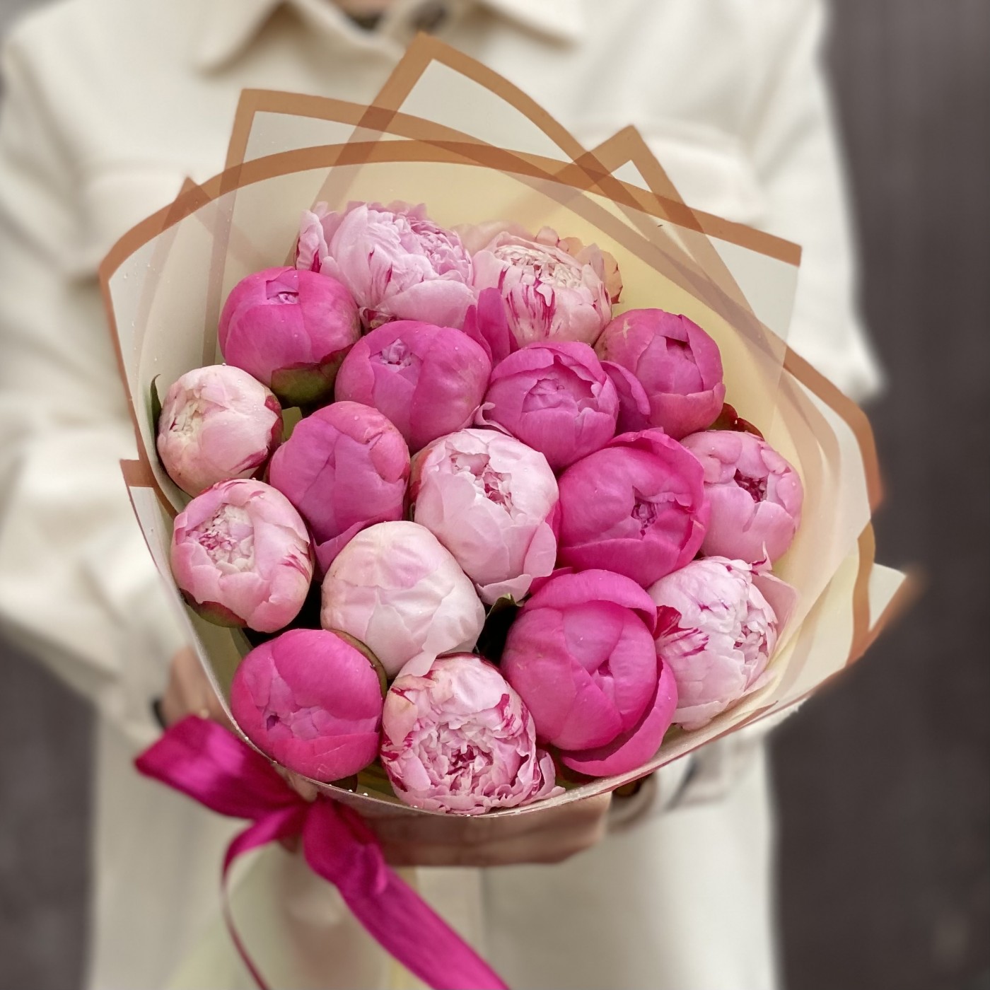 Букет из 17 пионов розовый МИКС