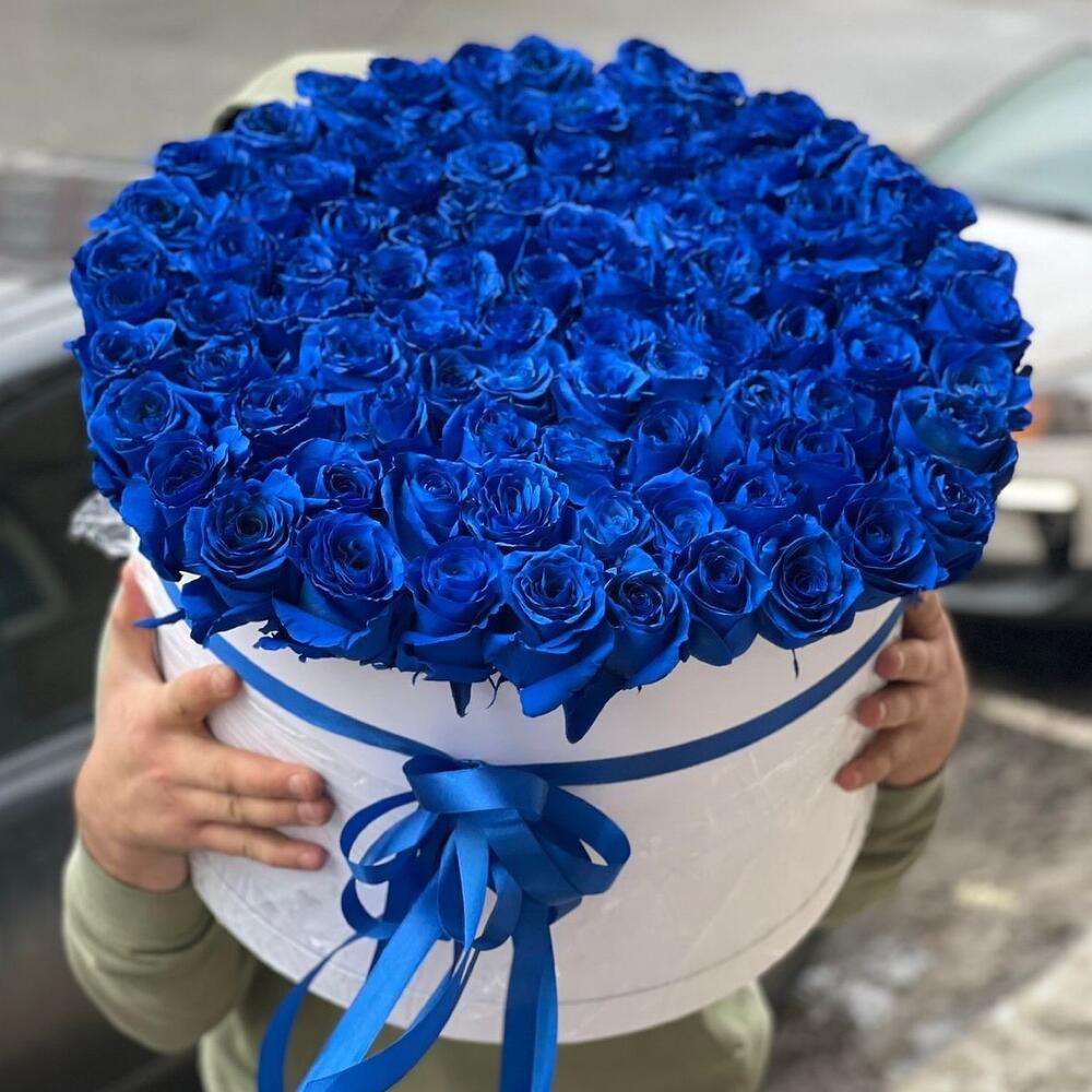 101 синяя роза в коробке