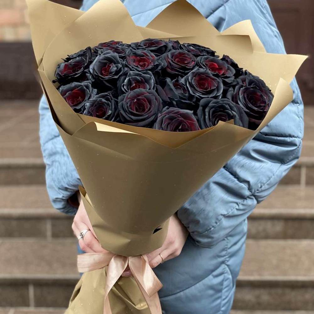 Букет из 25 чёрных роз