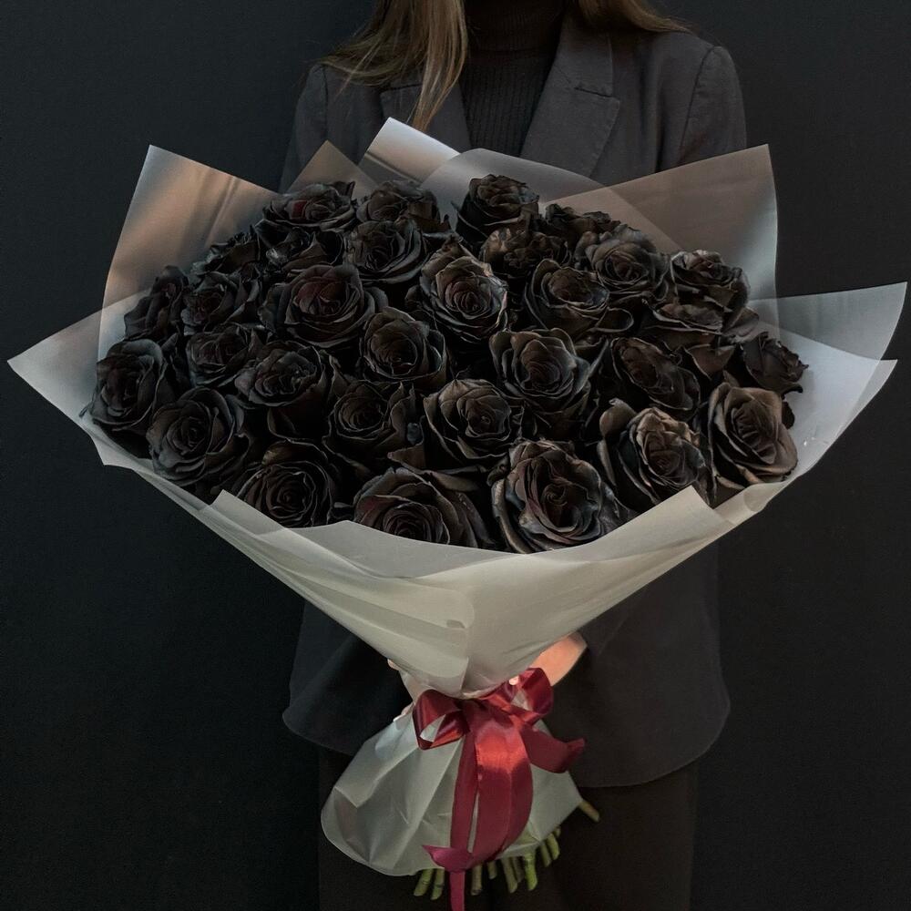 Букет из 31 чёрной розы