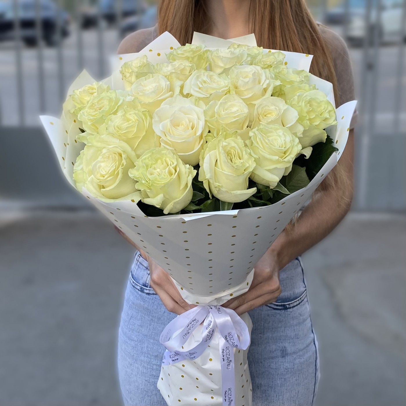 21 белая роза 70 см