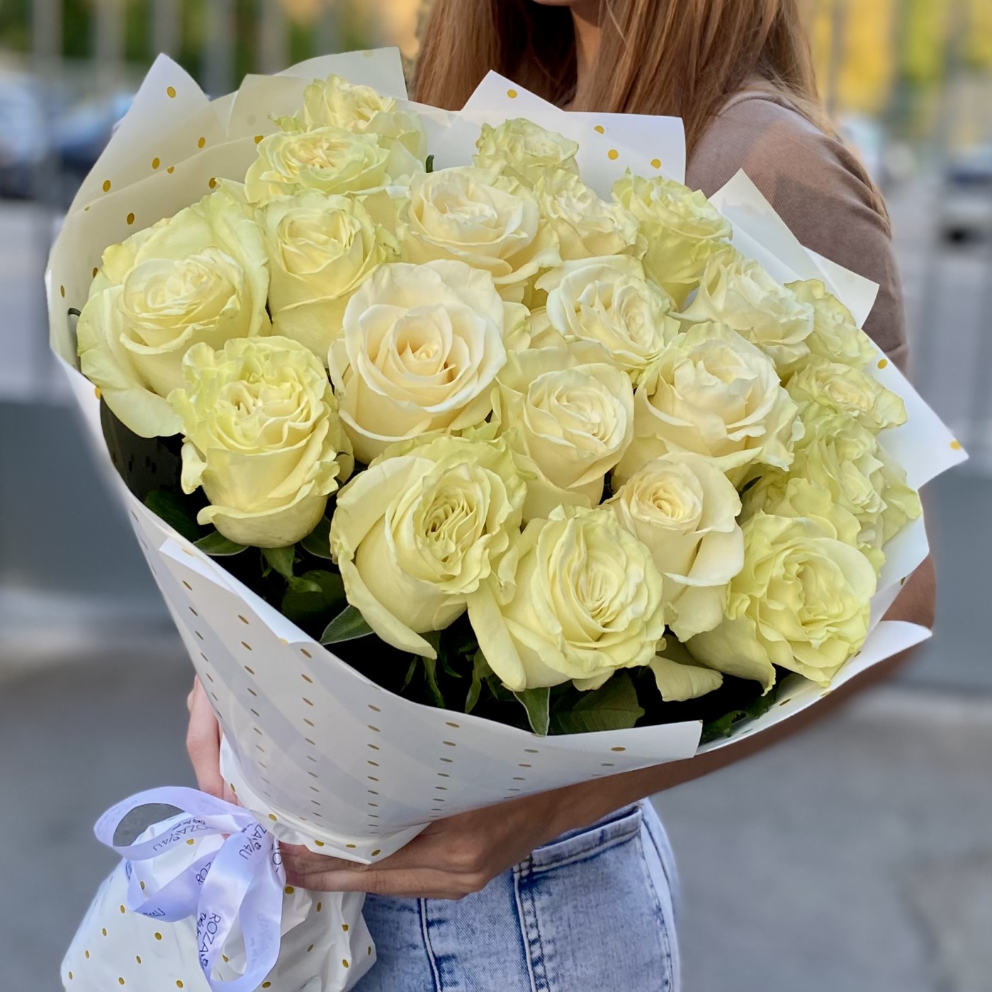 21 белая роза 70 см