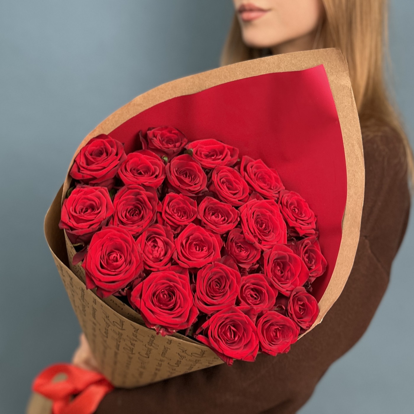 25 красных роз 60см