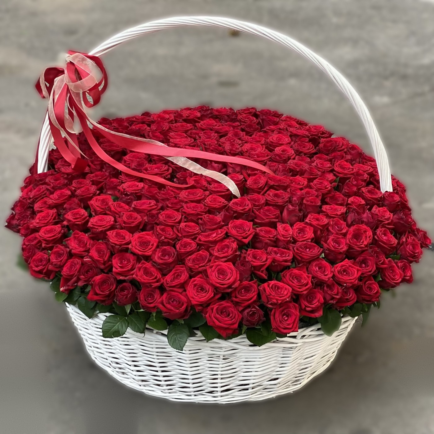 Букет из 301 красной розы в корзине
