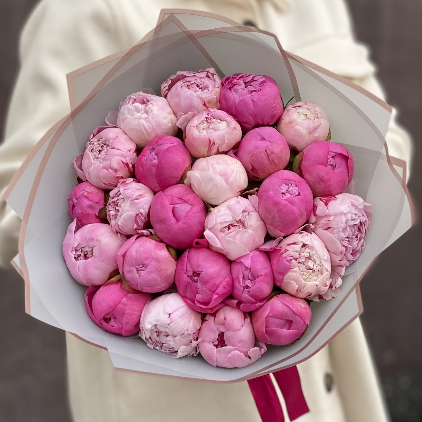 Букет из 25 пионов розовый МИКС