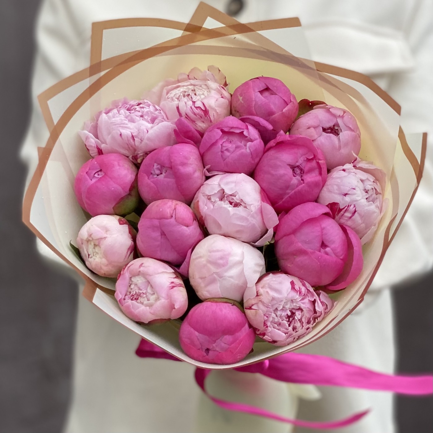 Букет из 17 пионов розовый МИКС