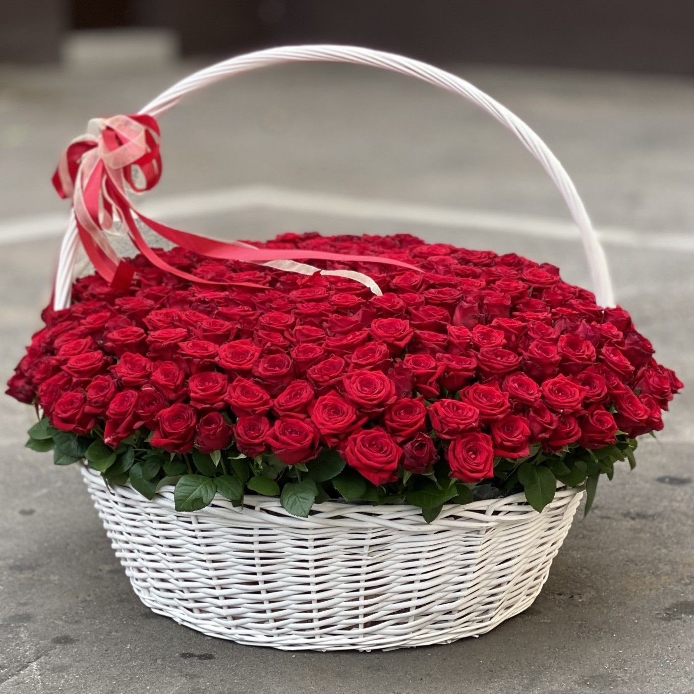 Букет из 301 красной розы в корзине