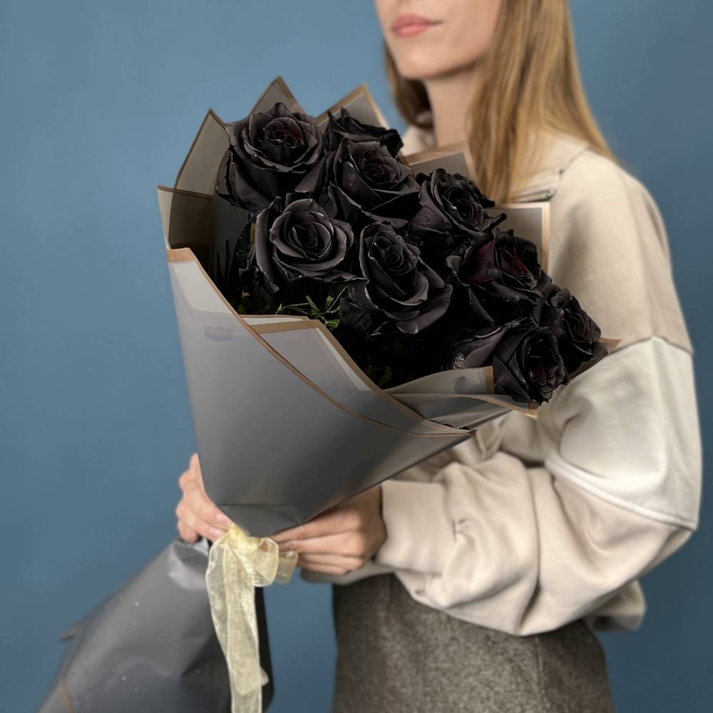 Букет из 11 чёрных роз