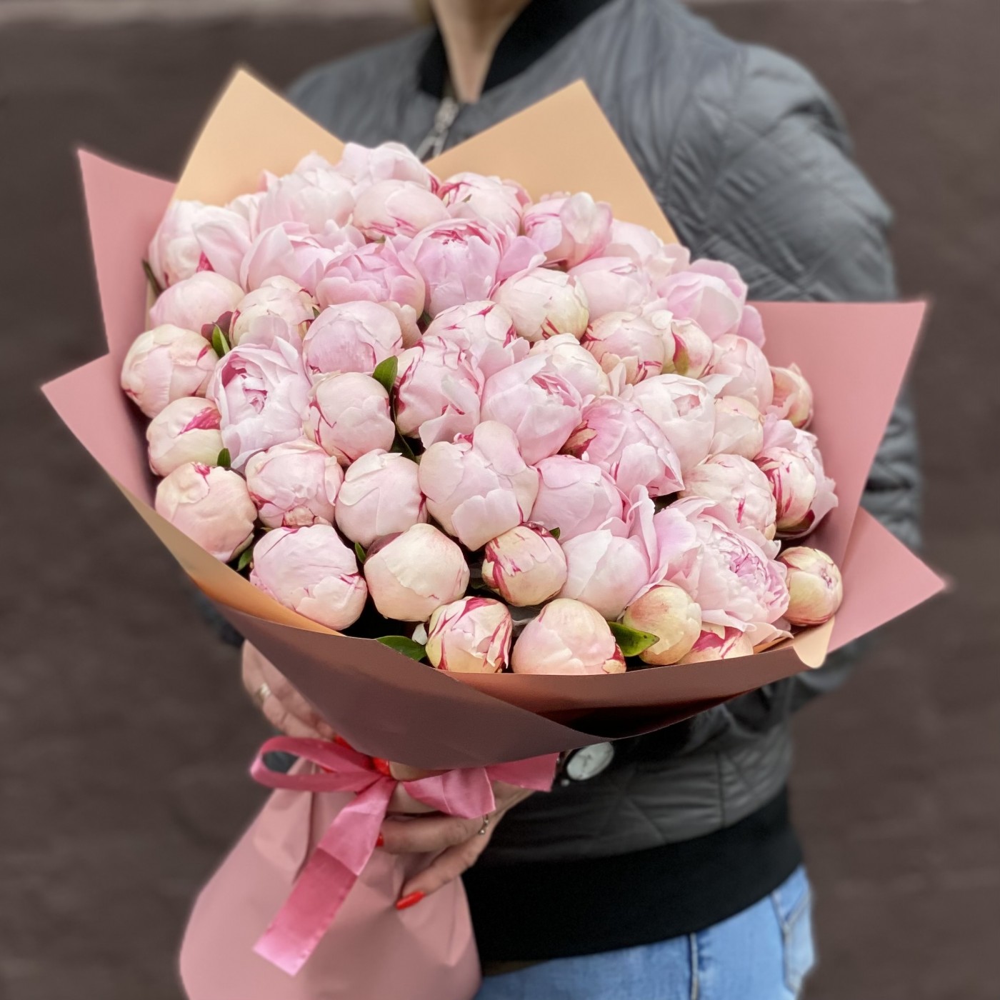 Акция! Букет из 51 розового пиона Сара Бернар