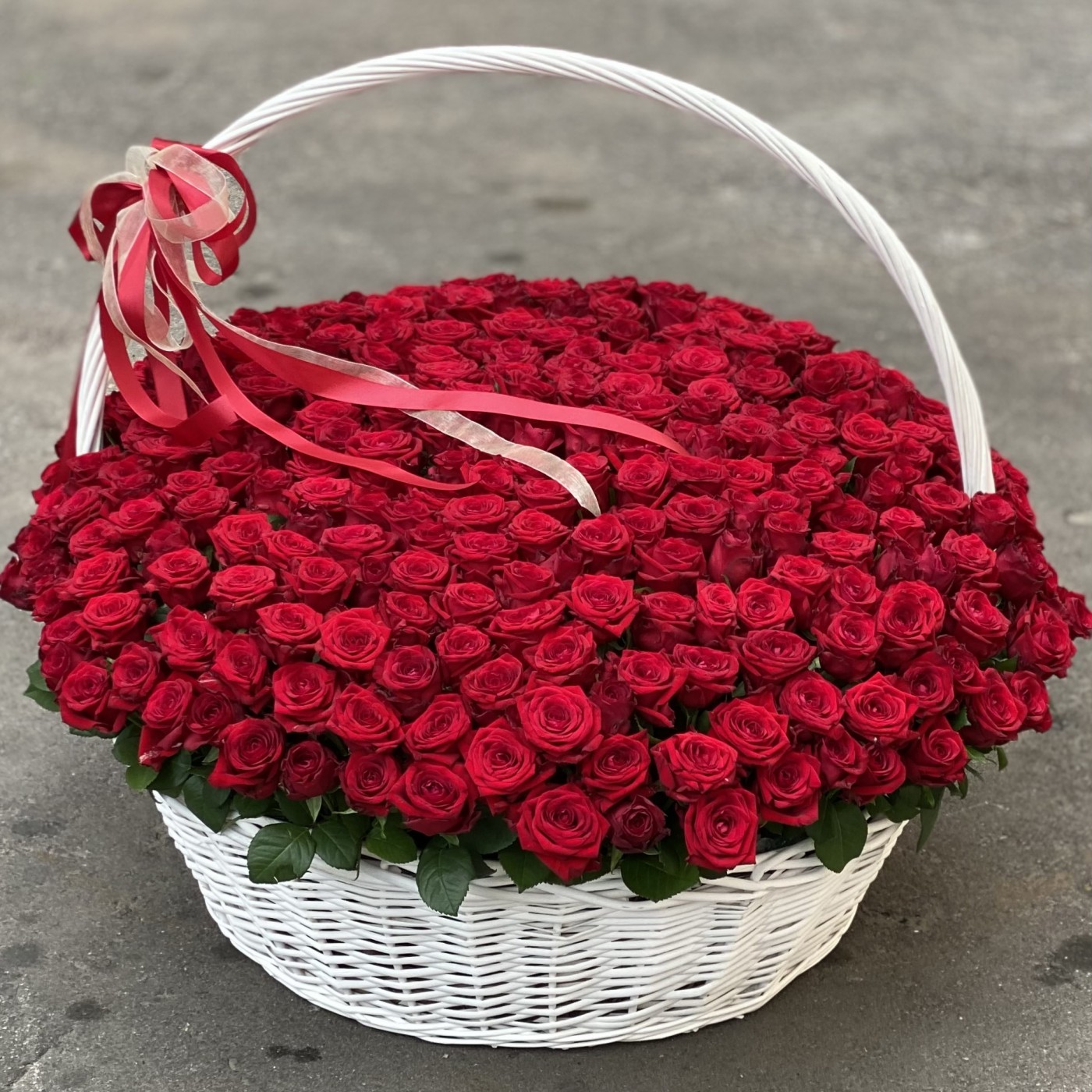 Букет из 301 красной розы в корзине