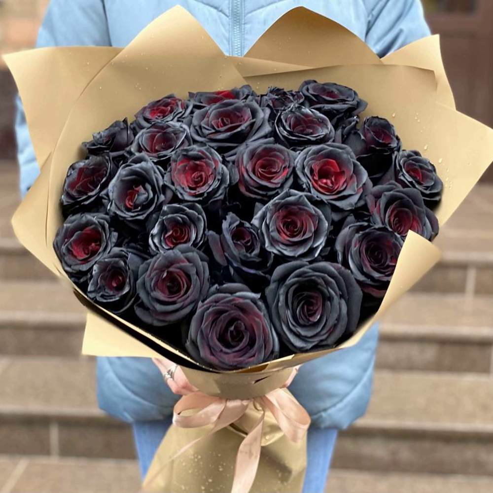 Букет из 25 чёрных роз