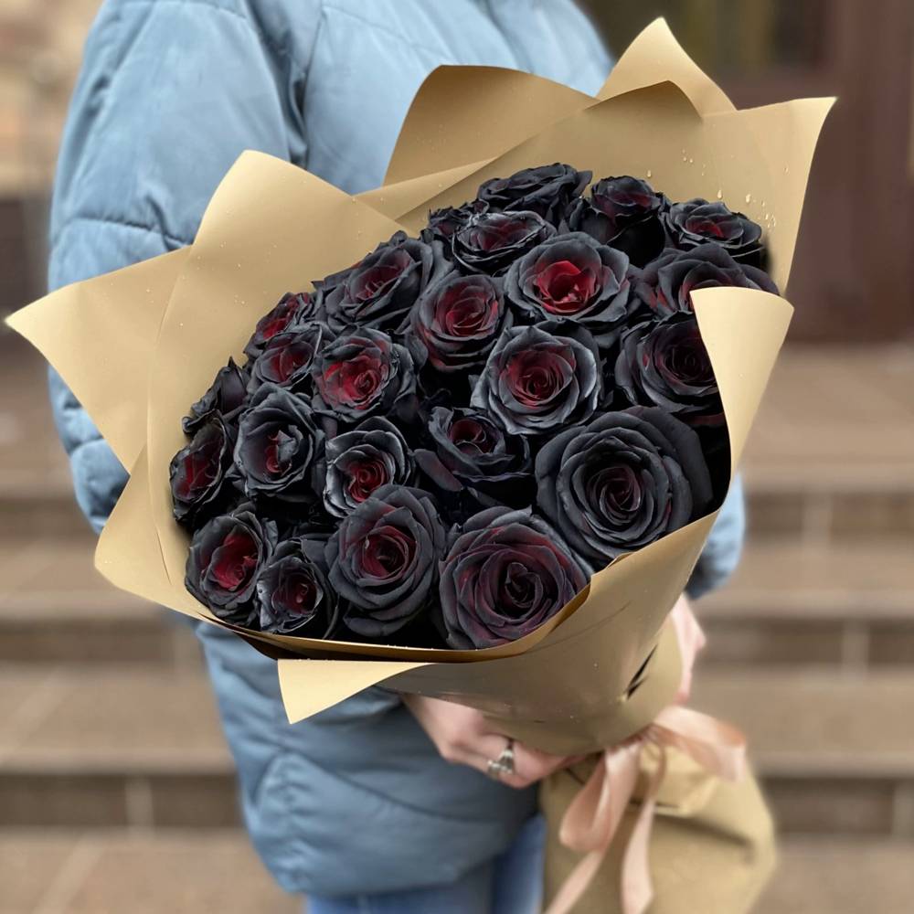 Букет из 25 чёрных роз