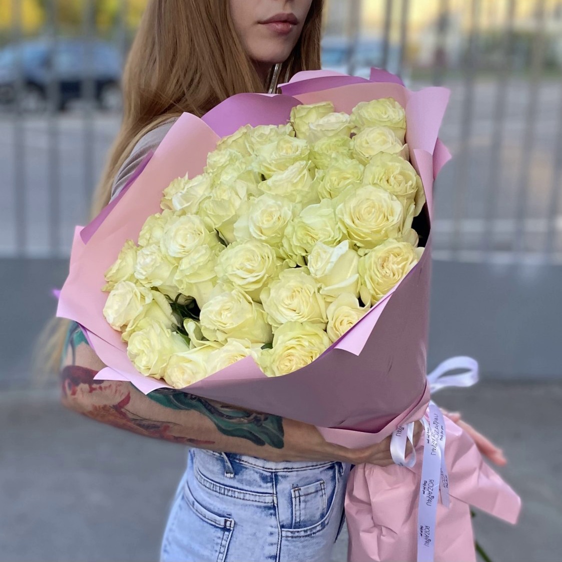 35 белых роз 60 см