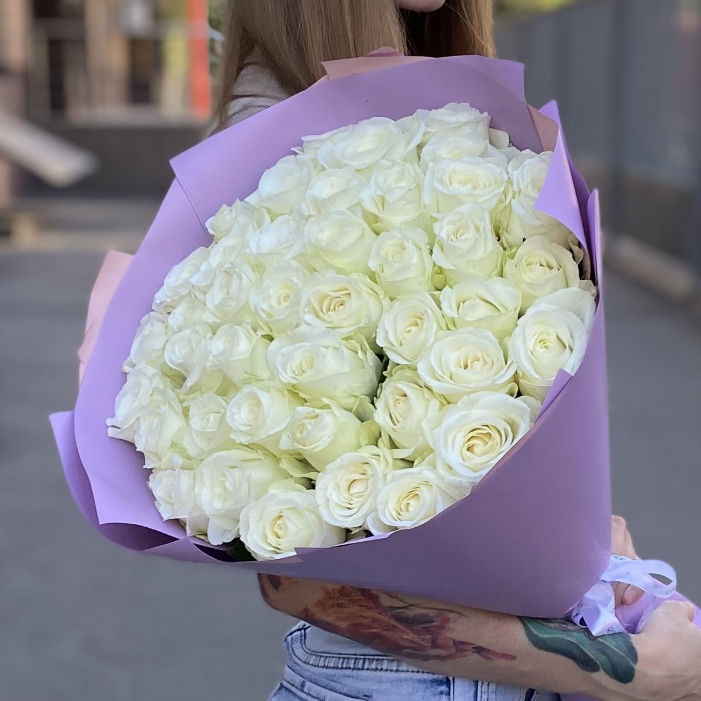 45 белых роз 60 см