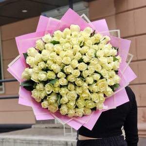 101 белая роза в оформлении